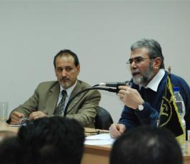 بالصور : الأستاذ زياد النخالة نائب الأمين العام لحركة الجهاد الإسلامي  يلقي محاضرة بمخيم اليرموك