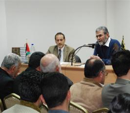 بالصور : الأستاذ زياد النخالة نائب الأمين العام لحركة الجهاد الإسلامي  يلقي محاضرة بمخيم اليرموك