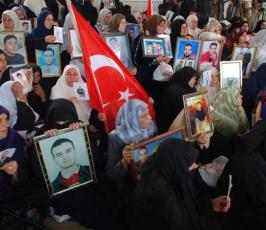عدسة« فلسطين اليوم »ترصد بدء ذوو الأسرى والمؤسسات الوطنية إطلاق فعاليات إحياء يوم الأسير