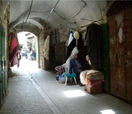 عدسة « فلسطين اليوم  » تتجول في  البلدة القديمة والحرم الابراهيمي بمدينة الخليل