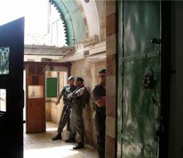عدسة « فلسطين اليوم  » تتجول في  البلدة القديمة والحرم الابراهيمي بمدينة الخليل