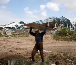 عدسة « فلسطين اليوم » تتجول وسط المصانع المدمرة في مدينة غزة 