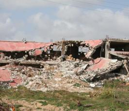 عدسة « فلسطين اليوم » تتجول وسط المصانع المدمرة في مدينة غزة 
