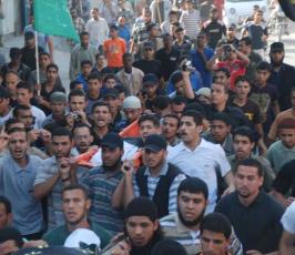 بالصور :: جنازة الشهيدين  جاسر و صالح اللذين استشهدا أثناء تأديتهما لمهمة جهادية جنوب القطاع .