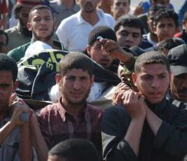 بالصور :: جنازة الشهيدين  جاسر و صالح اللذين استشهدا أثناء تأديتهما لمهمة جهادية جنوب القطاع .