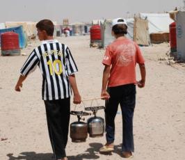 بالصور: معاناة اللاجئين الفلسطينيين في مخيم التنف على الحدود السورية العراقية