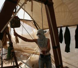 رغم الموت المتكرر.. عدسة فلسطين اليوم ترصد حركة الأنفاق على الحدود المصرية