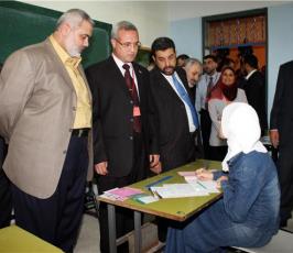 عدسة « فلسطين اليوم » ترافق طلبة الثانوية العامة بقطاع غزة في أول يوم للامتحانات