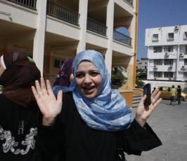 عدسة « فلسطين اليوم » تعايش فرحة الناجحين في امتحانات الثانوية العامة 