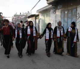بالصور.. زفاف شقيقين في خيمة بعد تدمير منزلهما في الحرب الاخيرة في بيت حانون‏