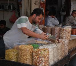 شاهد بالصور .. أجواء شهر رمضان في قطاع غزة رغم الحصار
