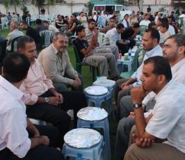 بالصور:: الجهاد الاسلامي تنظم افطار جماعي لاسر الشهداء  والاسرى والجرحى بغزة