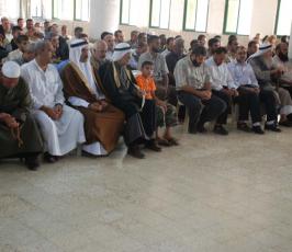 بالصور:: حركة الجهاد الإسلامى توزع مساعدات مالية على الأسر المحتاجة بالوسطى 