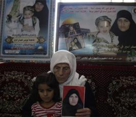 عدسة « فلسطين اليوم » تشارك عائلة الزق بالفرحة بعد سماعها نبأ الإفراج عن الأسيرة فاطمة الزق وطفلها يوسف أصغر أسير في العالم‏