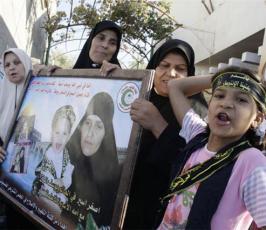 عدسة « فلسطين اليوم » تشارك عائلة الزق بالفرحة بعد سماعها نبأ الإفراج عن الأسيرة فاطمة الزق وطفلها يوسف أصغر أسير في العالم‏