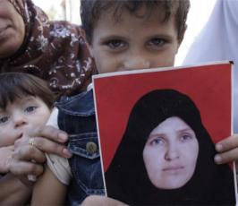 عدسة « فلسطين اليوم » تشارك عائلة الزق بالفرحة بعد سماعها نبأ الإفراج عن الأسيرة فاطمة الزق وطفلها يوسف أصغر أسير في العالم‏