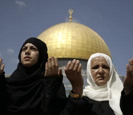عدسة « فلسطين اليوم » تعيش مع المرابطين داخل المسجد الأقصى والحرم القدسي المبارك 