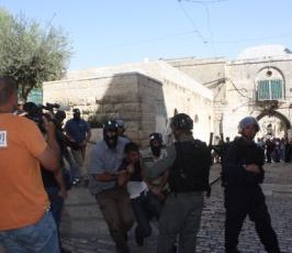 عدسة « فلسطين اليوم » ترصد اللحظات التي سبقت اعتقال الاحتلال للشيخ كمال الخطيب