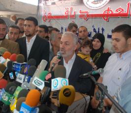 بالصور:: الاعتصام الاسبوعى لاهالى الاسرى بالصليب الاحمر بغزة