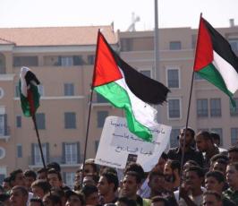 فلسطينيو « نهر البارد » يعتصمون في بيروت للإسراع بالإعمار 