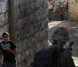 بالصور المواجهات بين المرابطين في مدينة القدس المحتلة وجنود الاحتلال
