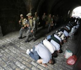 بالصور المواجهات بين المرابطين في مدينة القدس المحتلة وجنود الاحتلال