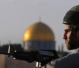 بالصور المواجهات بين المرابطين في مدينة القدس المحتلة وجنود الاحتلال