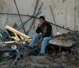 عدسة « فلسطين اليوم  » تتجول بالدمار الذى خلفته طائرات الاحتلال بالمنطقة الوسطى