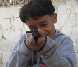 عدسة « فلسطين اليوم » تلتقط مشاهد للأطفال يمرحون بعيد الأضحى المبارك