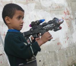 عدسة « فلسطين اليوم » تلتقط مشاهد للأطفال يمرحون بعيد الأضحى المبارك