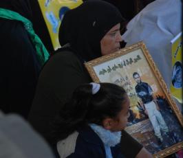بالصور:: الإعتصام الاسبوعى لذوي الأسرى احتجاجا على الانتهاكات التى يتركبها الاحتلال ضدهم
