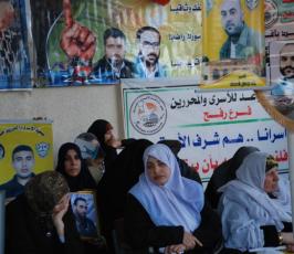 بالصور:: الإعتصام الاسبوعى لذوي الأسرى احتجاجا على الانتهاكات التى يتركبها الاحتلال ضدهم