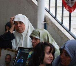 بالصور:: الإعتصام الاسبوعى لذوي الأسرى احتجاجا على الانتهاكات التى يتركبها الاحتلال ضدهم