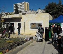 بالصور::قطعان المستوطنون يعيثون فساداُ بالقدس ويستولون بالقوة على بيت احد المواطنون