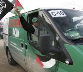 عدسة فلسطين اليوم تواكب رحلة قافلة شريان الحياة 3