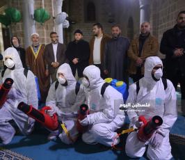 تعقيم المساجد كإجراء وقائي لطمأنة المصلين يوم الج (27).JPG