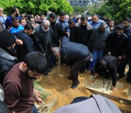 جنازة الحاج ابو نضال النخالة شقيق نائب الامين العام لحركة الجهاد الاسلامى ‫(29680020)‬ ‫‬