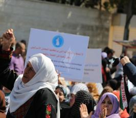مسيرة نسائية أمام مقر الصليب  ‫(30335378)‬ ‫‬