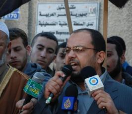 بالصور:: الجهاد الاسلامى ينظم وقفة تضامنية مع قافلة شريان الحياة أمام السفارة المصرية بغزة
