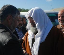بالصور::قيادات حركة الجهاد الاسلامى تستقبل قافلة شريان الحياة بغزة
