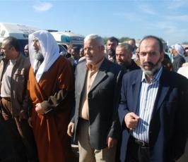 بالصور::قيادات حركة الجهاد الاسلامى تستقبل قافلة شريان الحياة بغزة