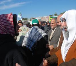 بالصور::قيادات حركة الجهاد الاسلامى تستقبل قافلة شريان الحياة بغزة