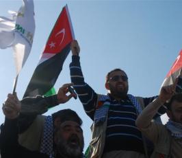 بالصور::قيادات حركة الجهاد الاسلامى تستقبل قافلة شريان الحياة بغزة