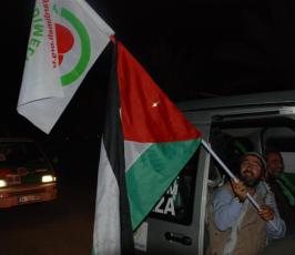 عدسة« فلسطين اليوم » تستقبل قافلة شريان الحياة 3 على معبر رفح