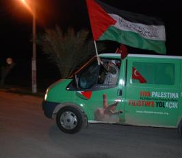 عدسة« فلسطين اليوم » تستقبل قافلة شريان الحياة 3 على معبر رفح