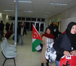 عدسة« فلسطين اليوم » تستقبل قافلة شريان الحياة 3 على معبر رفح
