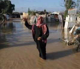 تقرير مصور : « المغراقة » تغرق بفعل السيول المائية