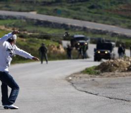 بالصور.. جنود الاحتلال ينكلون بالفلسطينيات في الضفة الغربية