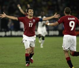 تقرير مصور : الفلسطينيون يحتفلون بفوز المنتخب المصري بالكأس 