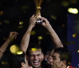تقرير مصور : الفلسطينيون يحتفلون بفوز المنتخب المصري بالكأس 